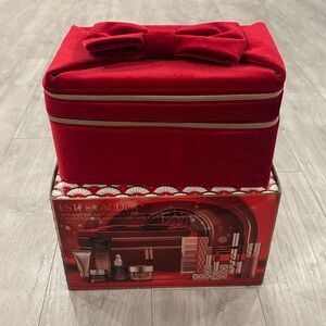 NWT Luxury Estee Lauder Red Velvet Beauty Collection